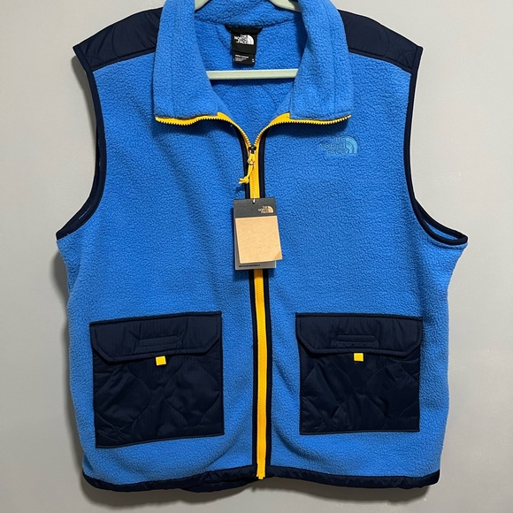 NWT- The North Face- Men’s royal arch vest. Size XL - Picture 10 of 10